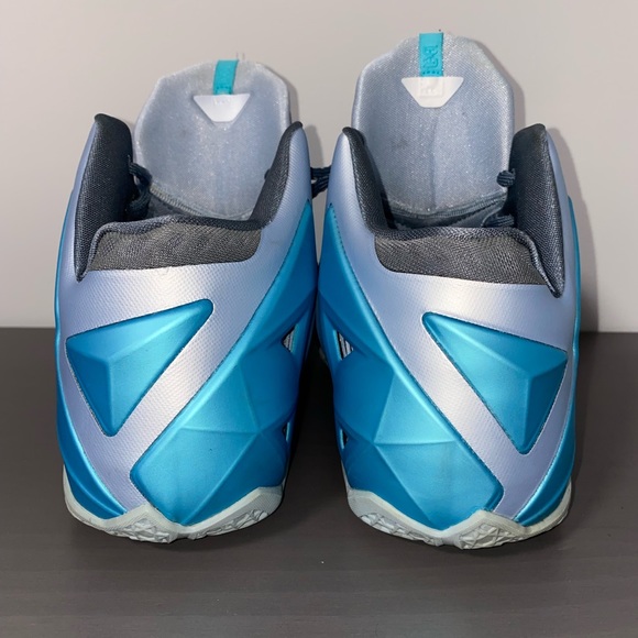 Nike - Picture 11 of 16